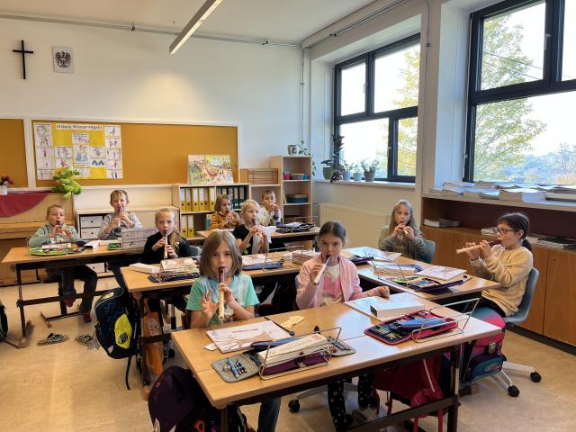 Kinder im Klassenzimmer
